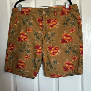 CPO Provisions men’s tan tropical 8” inseam shorts size 36